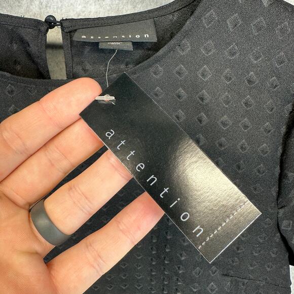 Attention Top Womens Medium Black Textured 100% Polyester Short Sleeve Pullover - Picture 4 of 14